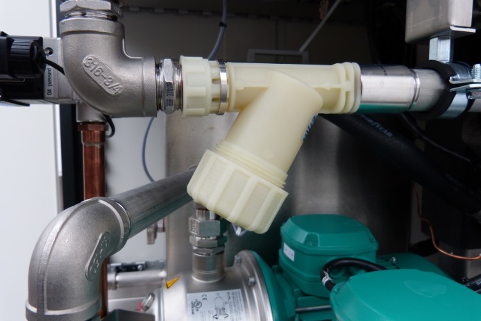 Figure 9.1 Water “Y” strainer (i1tbdu31.jpg)