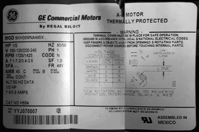  Etiqueta del motor de la bomba.